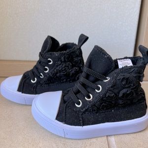 Toddler girl black rose high top sneakers size 5